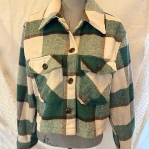 Love Tree Plaid Crop Utility Jacket in Green and Cream